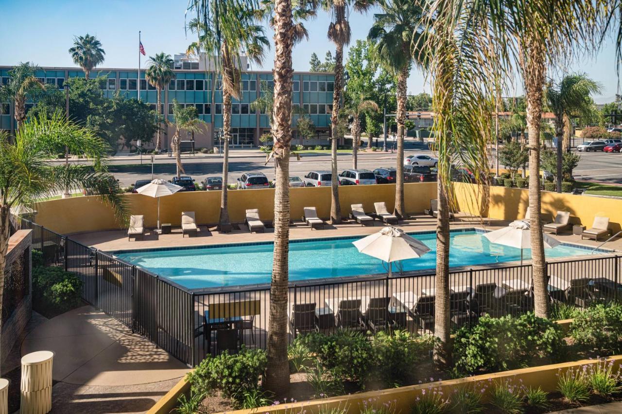 Bakersfield Marriott At The Convention Center Hotell Exteriör bild