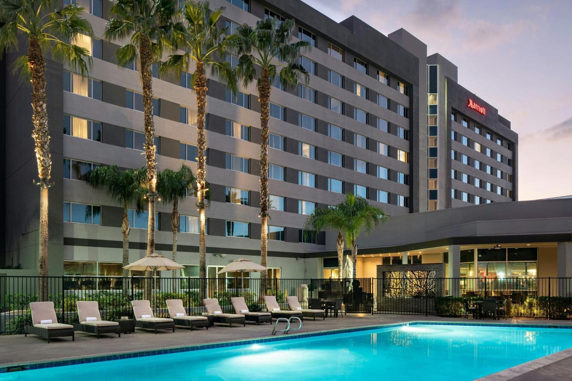 Bakersfield Marriott At The Convention Center Hotell Exteriör bild